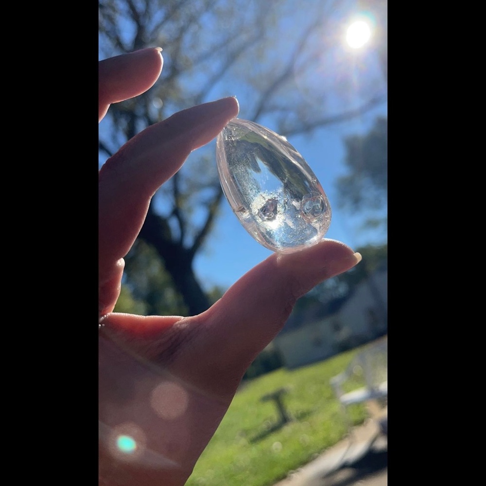 Clear Quartz 💧 Crystal - Picture 8 of 9